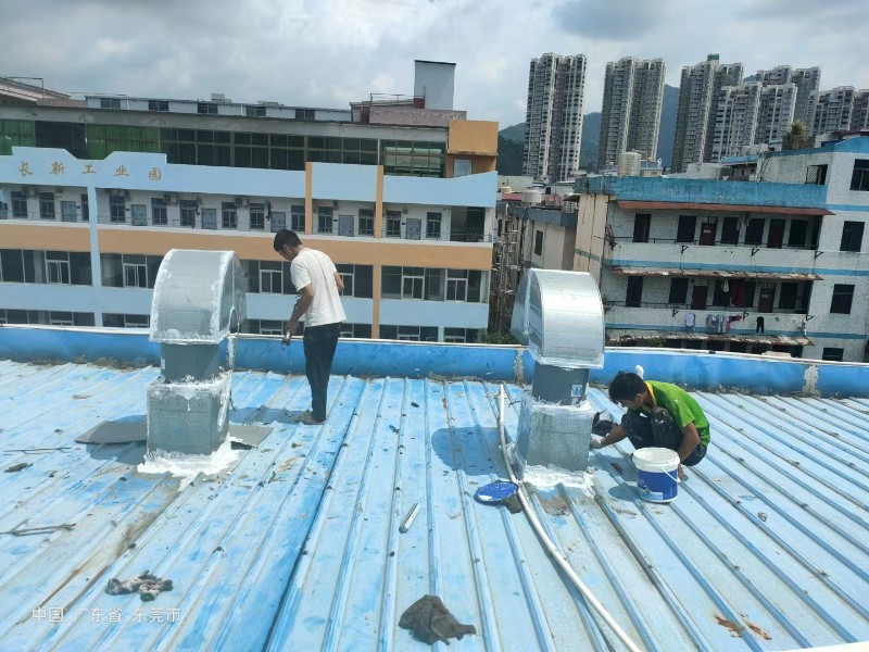 龙安钢结构屋面涂料维修方法